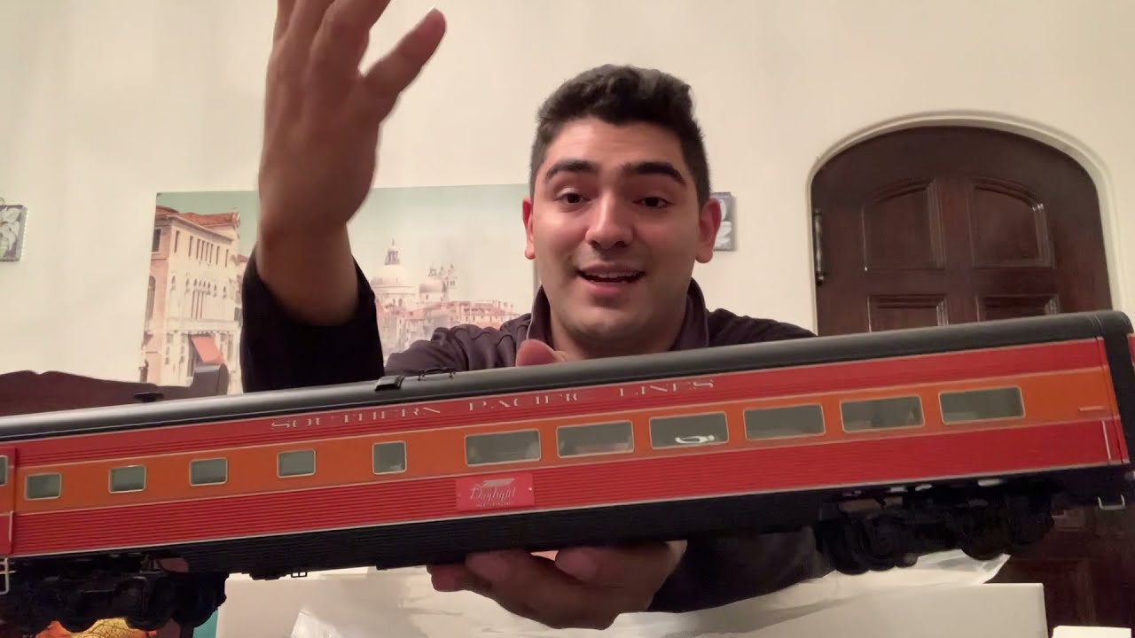 MASSIVE Lionel Southern Pacific GS-4 Daylight Set Unboxing and Running