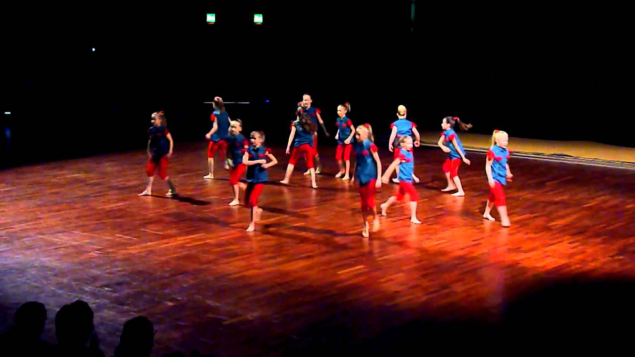 Twirly VFL Sportshow 2012.MTS