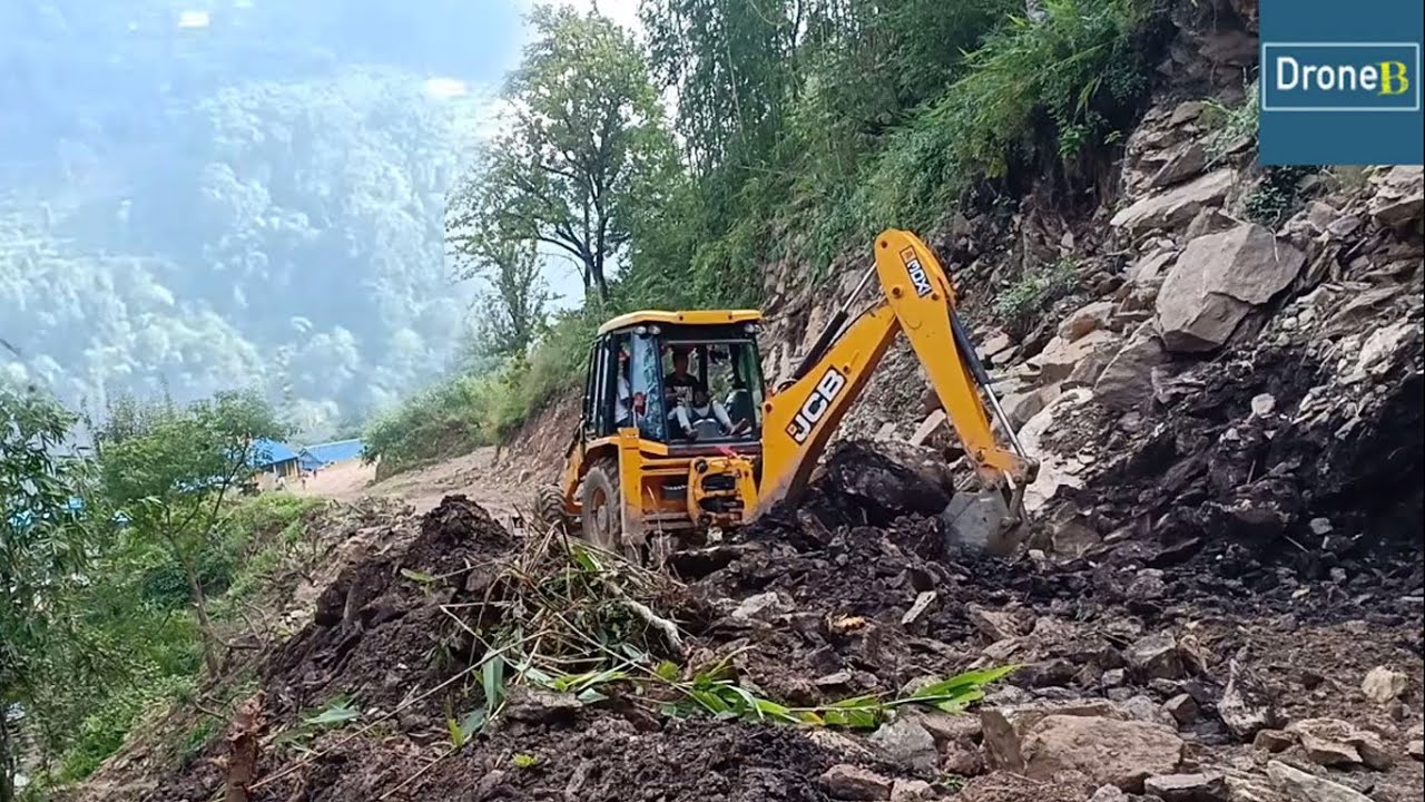 Removing Hilly Landslide- JCB Backhoe Loader- Working on Hill