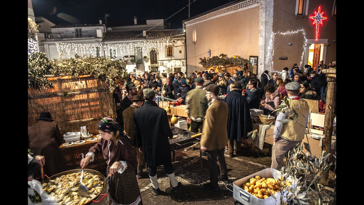 Raccolta negli anni di vari momenti significativi del Presepe Vivente di Rignano Garganico