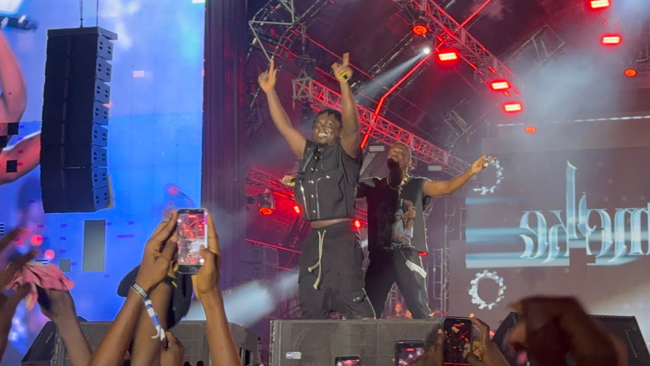 Полное выступление Kweku Smoke и Sarkodie на концерте Revival.
