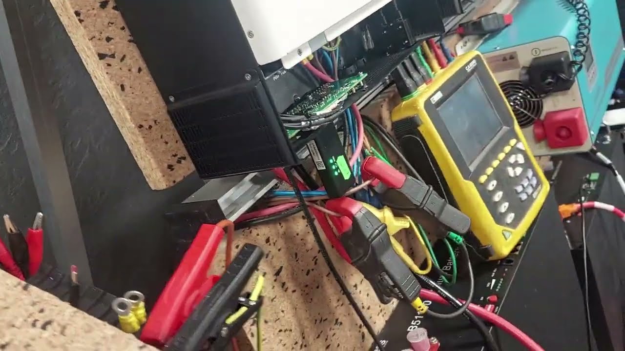 LuxPower SNA5000 акумулятор та перехідні процеси