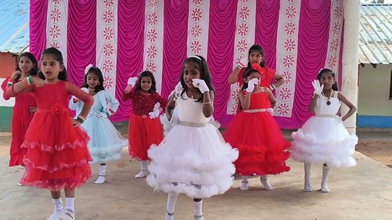 3rd Grade Students Dance 