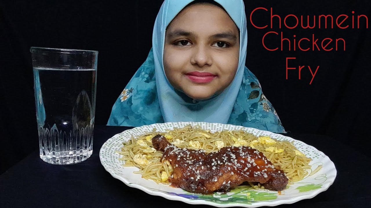 eating chowmein with chicken fry #eatingshow #foodie 