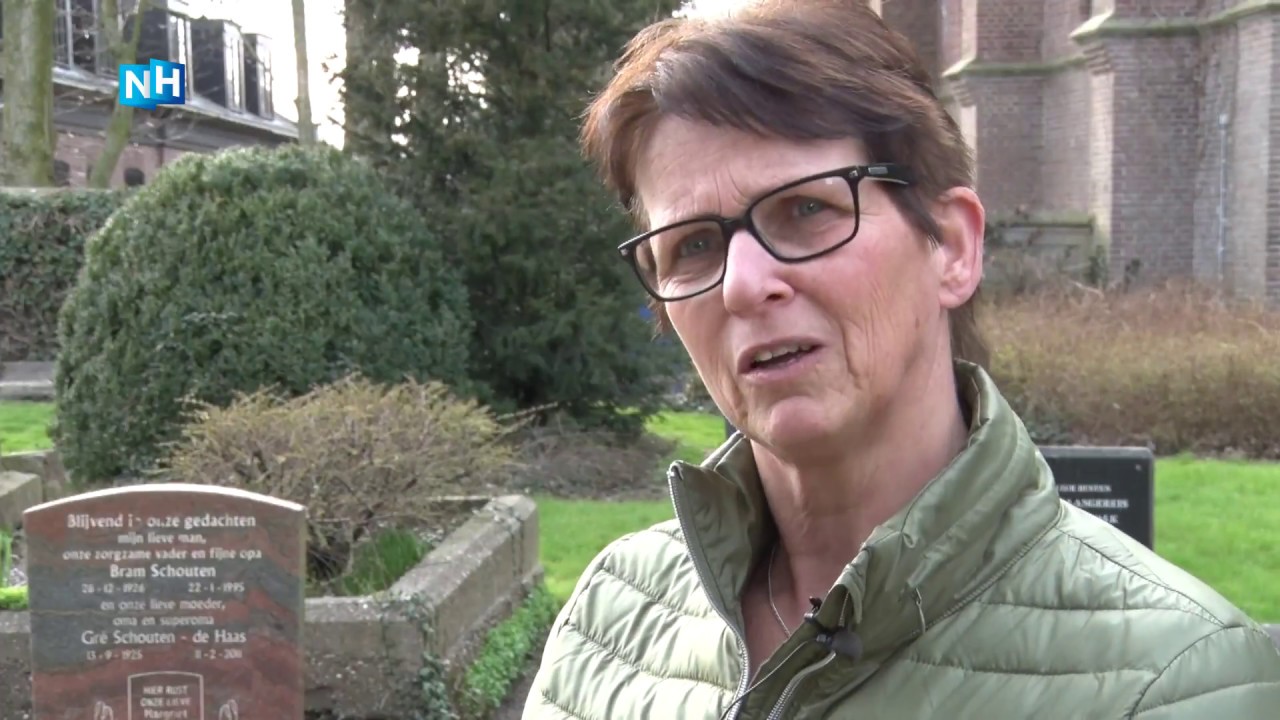 Dieven graven urn uit op kerkhof in Berkhout: 