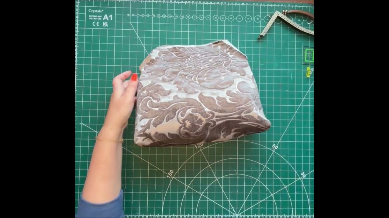 Making a Kiss lock bag - Full Tutorial