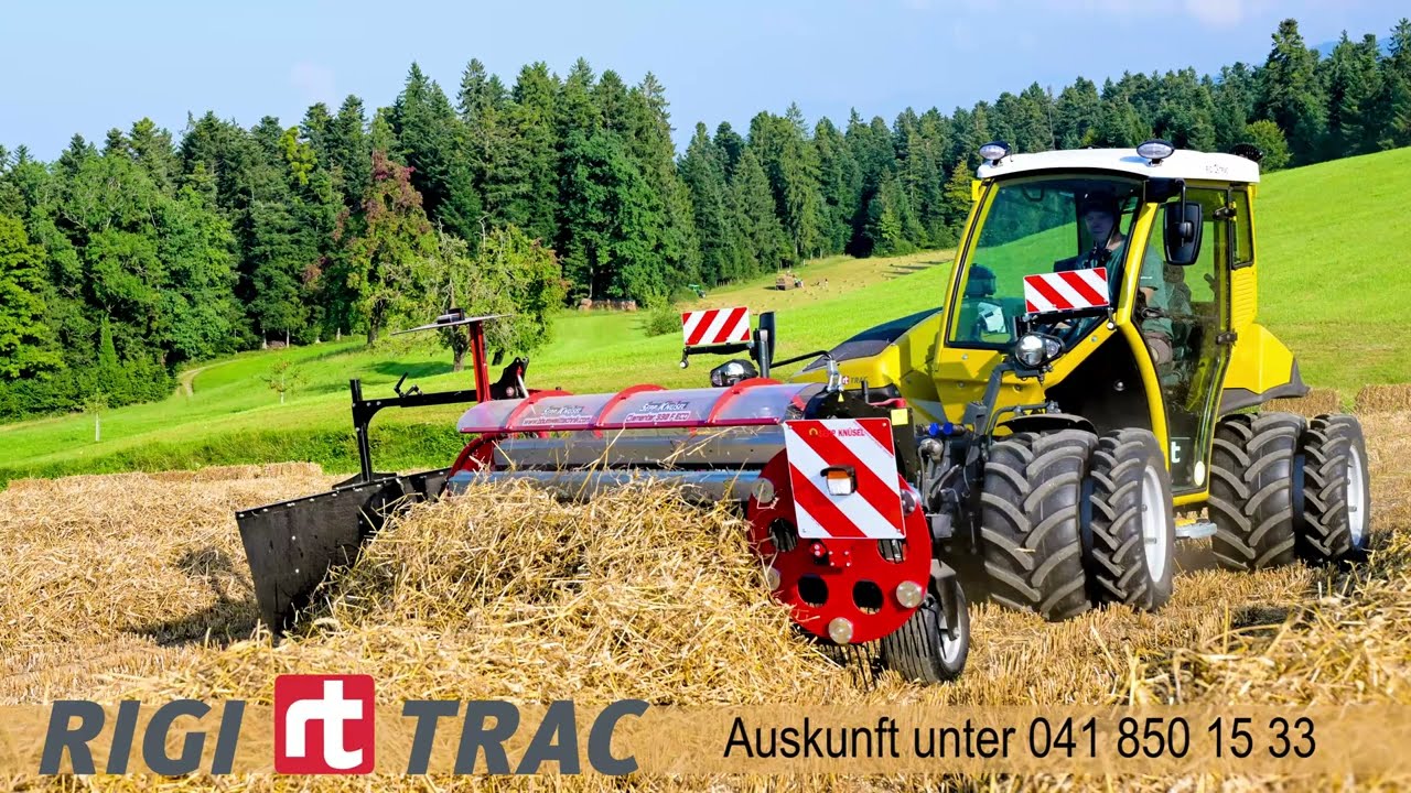 Rigitrac SKH 60 mit Kammschwader im Einsatz im Stroh_2025