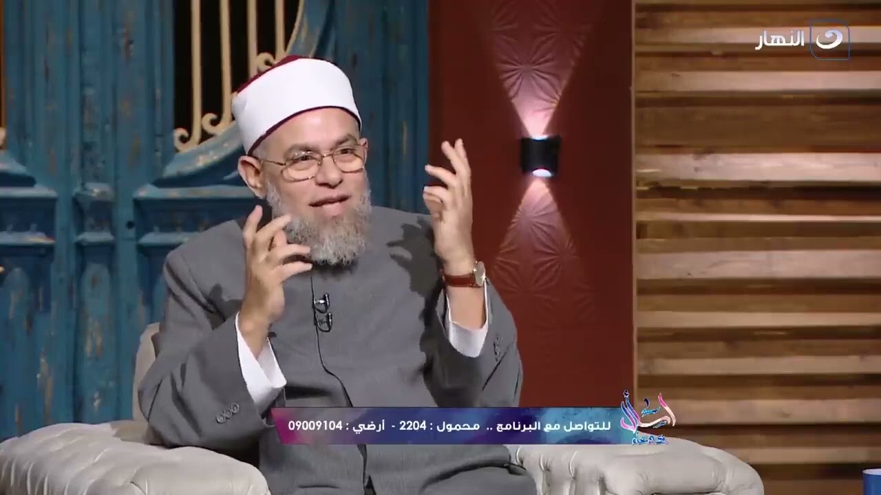 مكالمة من متصلة تنهـ ـار بكـ ـاءاً فى كل مرة تصلى فيها .. والسبب غريب جداً ؟!