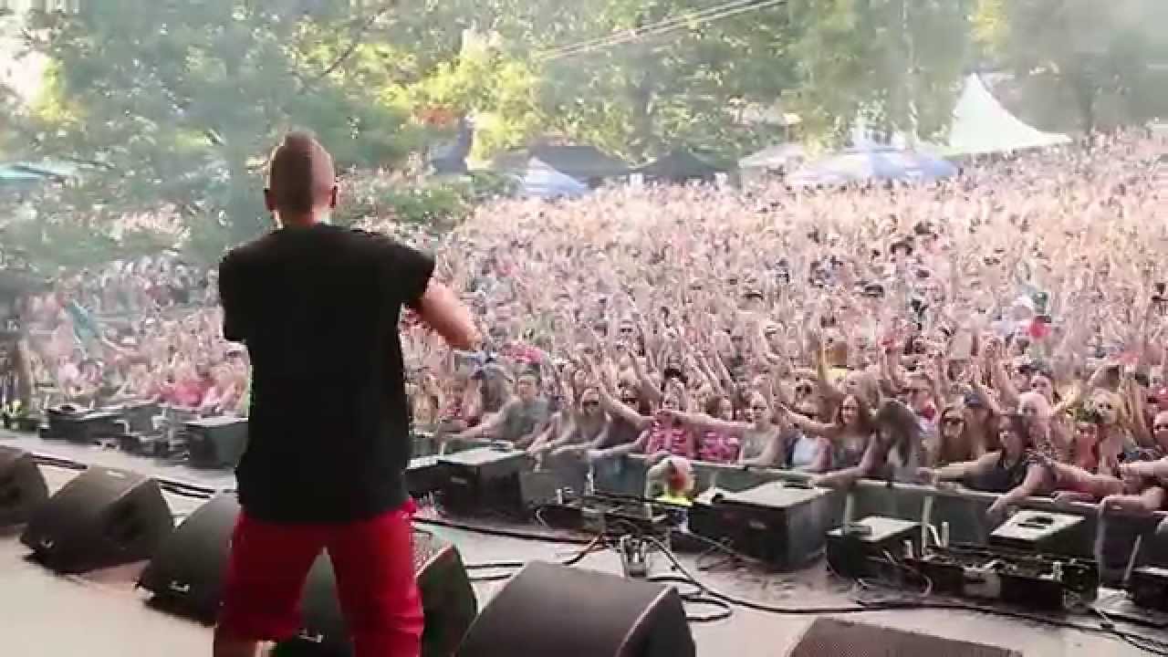 Nikke Ankara - Koska S&auml; Eroot (LIVE @ Summer Up 2015)