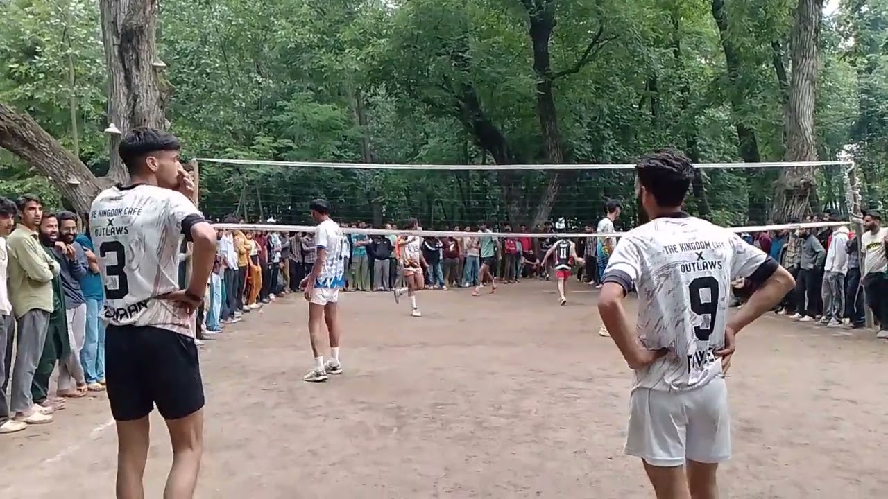 brown munde vs outlaws #kashmirvolleyball #vollyeballmatch #bahubali