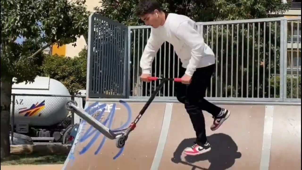 Freestyle Scooter Session by Team Riders