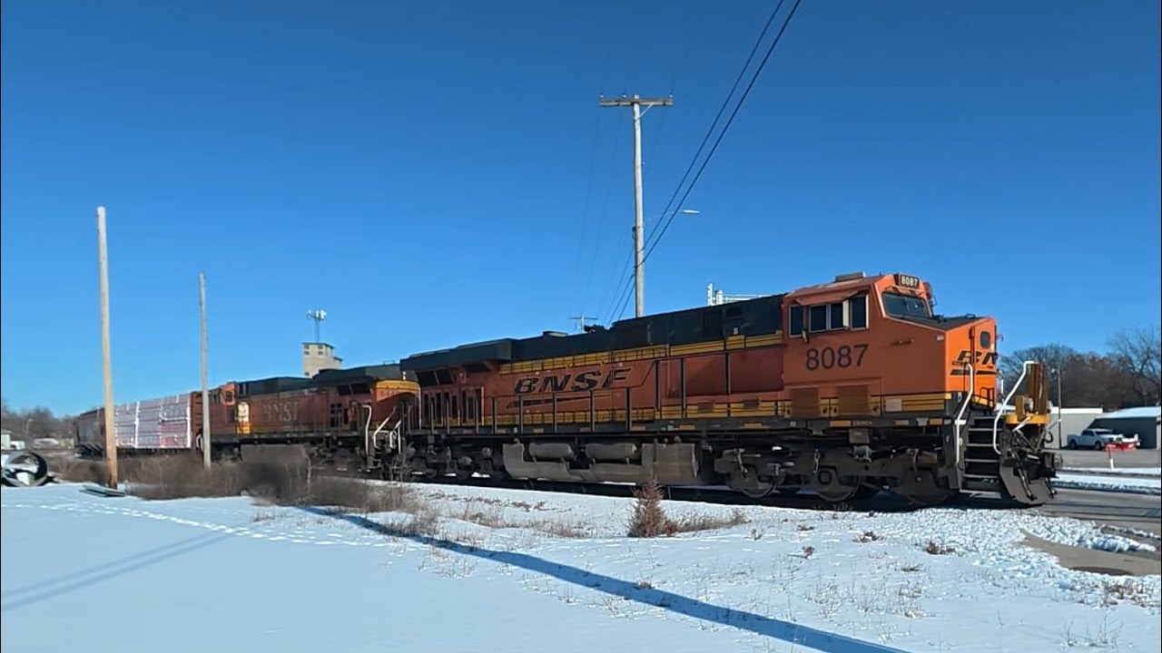 BNSF 8087 Leads WB to SB Manifest on the Olathe Connector on February 1, 2026