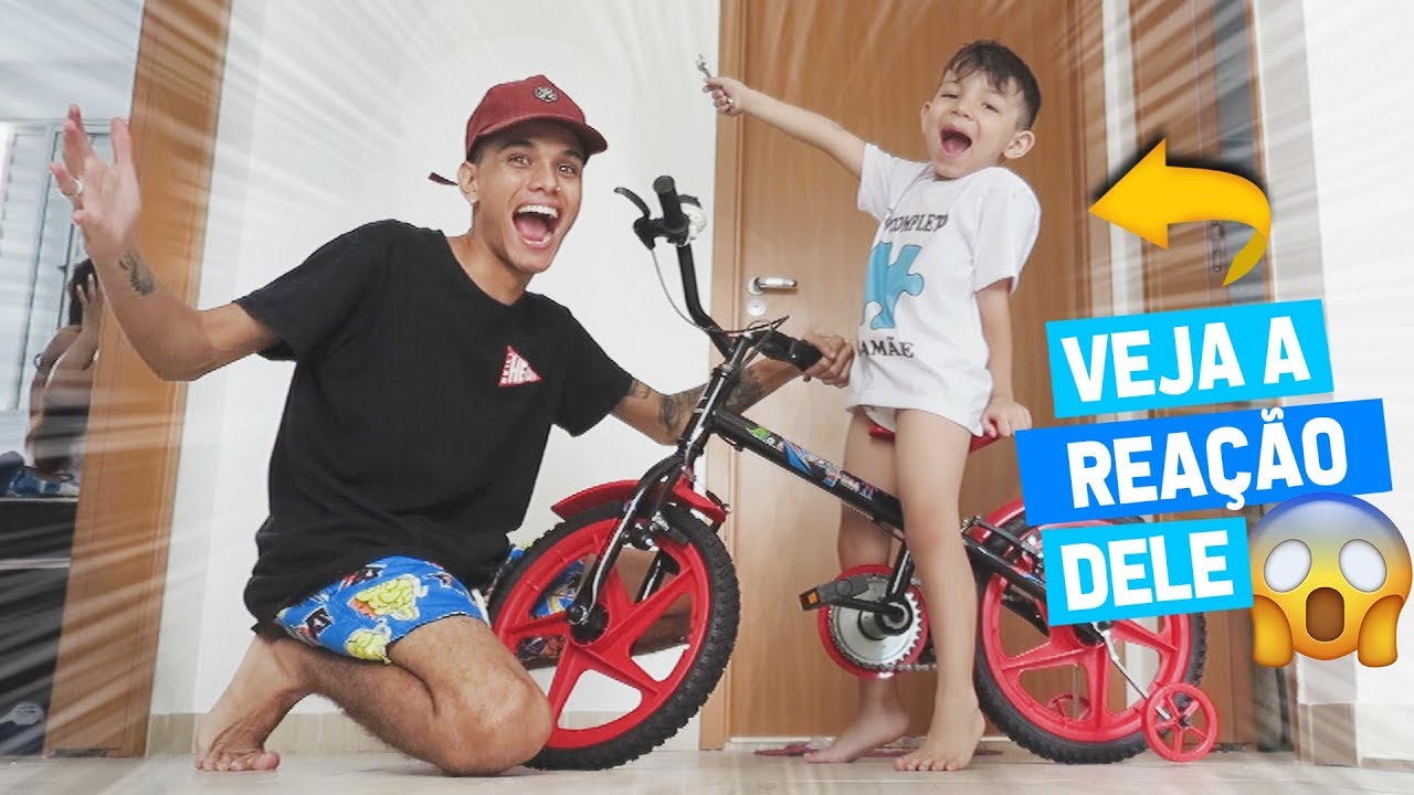 COMPRAMOS UMA BICICLETA PARA O BRYAN! *Olha a reação dele*