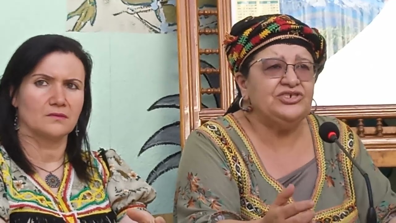 malika Matoub anime une conférence débat sous le thème Lounes 25 apres