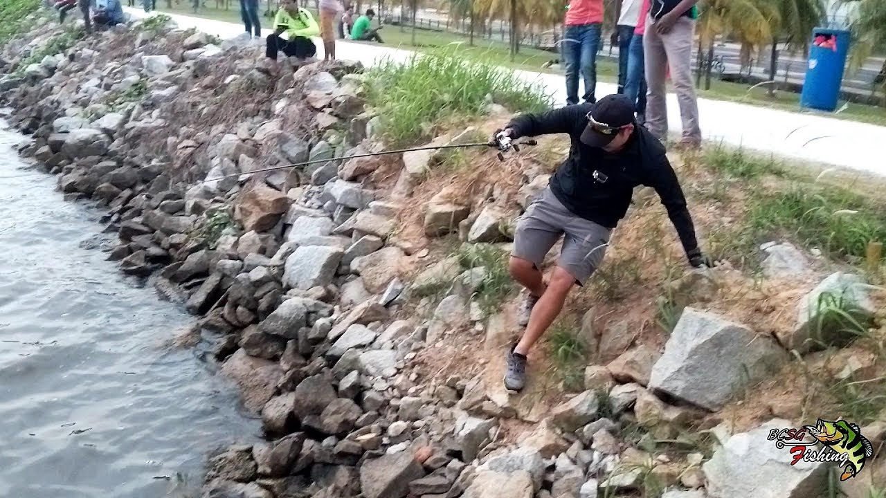 Epic Chinese New Year Fishing at Pandan, Singapore