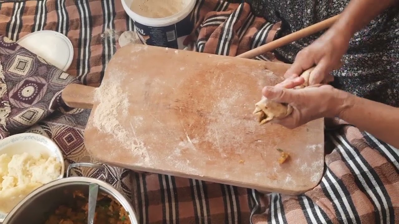 Sıkma Nedir, Sıkma Nasıl yapılır, Yörük Anam Patates sıkması yapıyor.