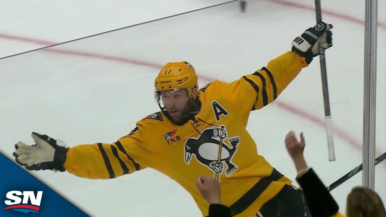 Penguins' Rust Bullies His Way To A Short-Handed Goal vs. Sabres