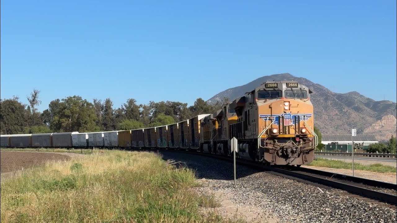 Railfanning Camarillo area 3/11/26 LOF65, Metrolink and Amtrak 
