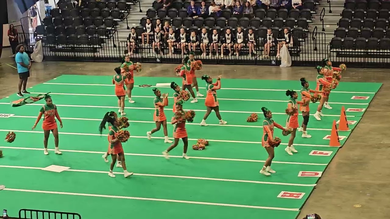 Huffman HS Cheerleaders ~2025 AHSAA Super RegionalCheer Competition #coachveetv #cheerleading 