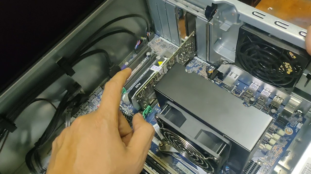 طريقه فك وتركيب كارت الشاشه من جهاز hp workstation