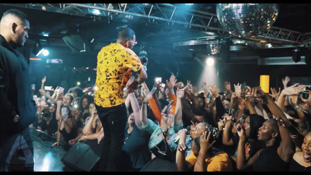 MARIO PERFORMING LIVE
