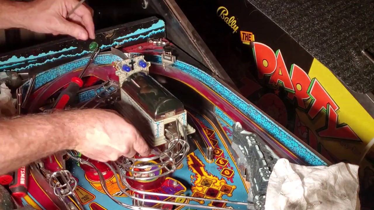 Taking apart the coffin on Bram Stoker's Dracula Pinball (time lapse) Pt 2/3 - www.PinballHelp.com