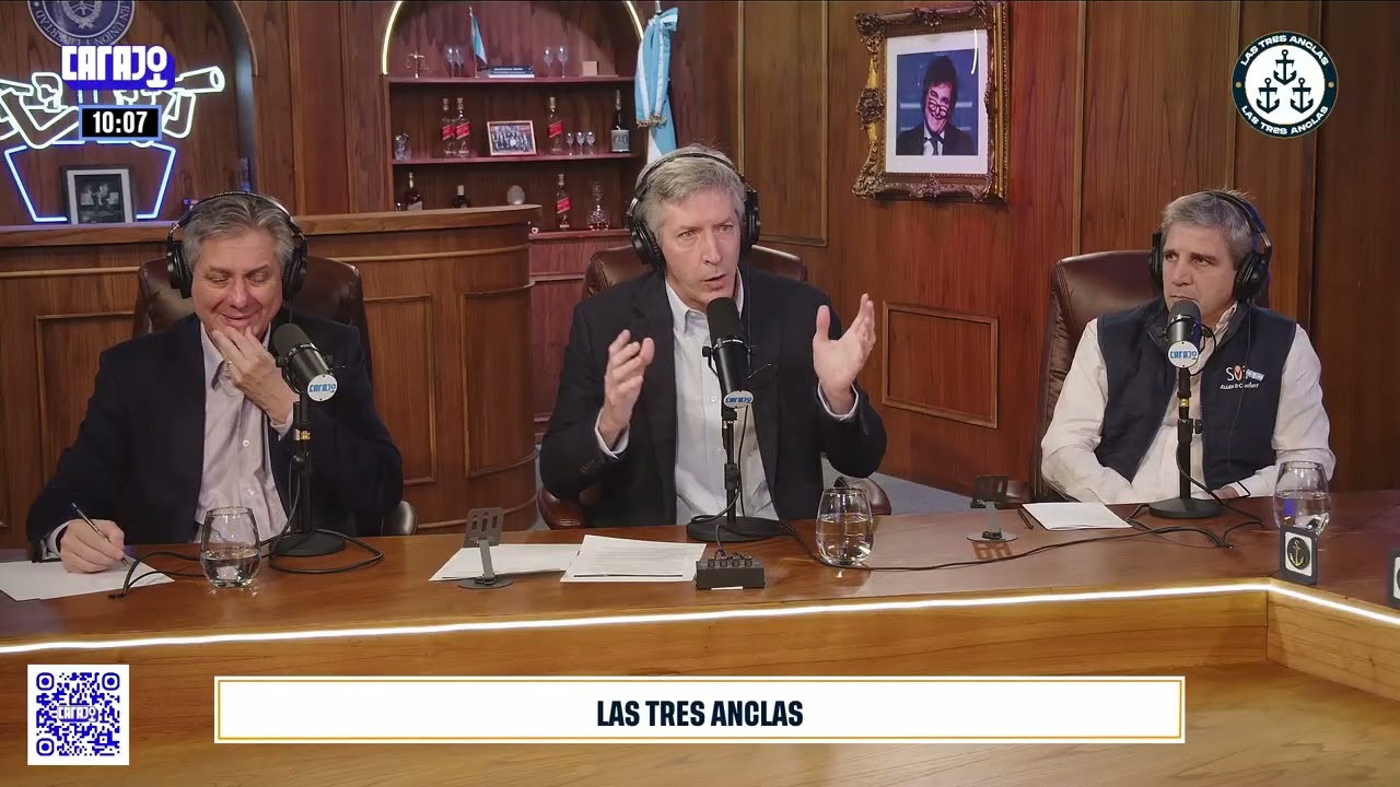 El ministro de Economía, Luis Caputo, junto a José Luis Daza y Santiago Bausili en Las Tres Anclas