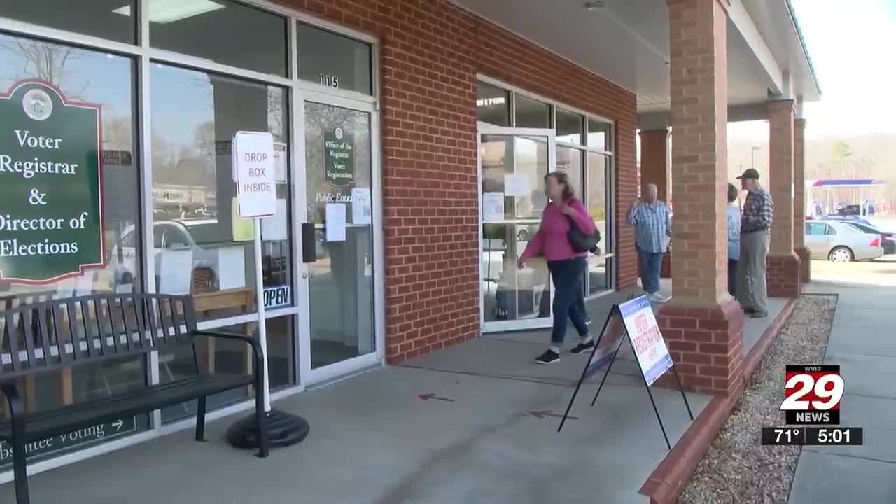 Central Virginians hit the polls to vote early on redistricting amendment