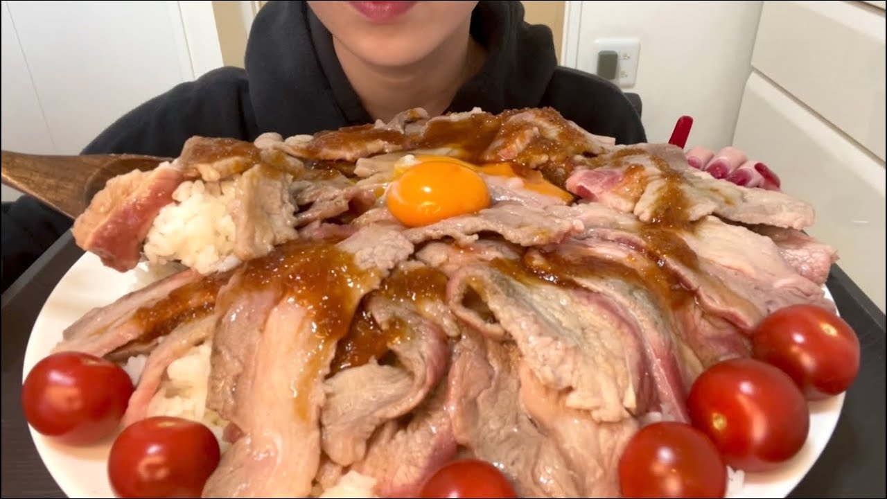 【ASMR，咀嚼音】Grilled Beef Rice Bowl！牛焼肉丼！