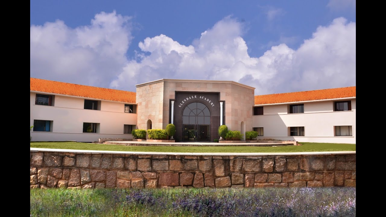GLENDALE SCHOOL TOUR