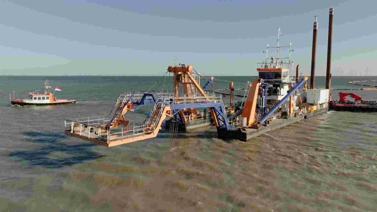 Snijkopzuiger Biesbosch bouwt circulaire dam voor Vismigratierivier