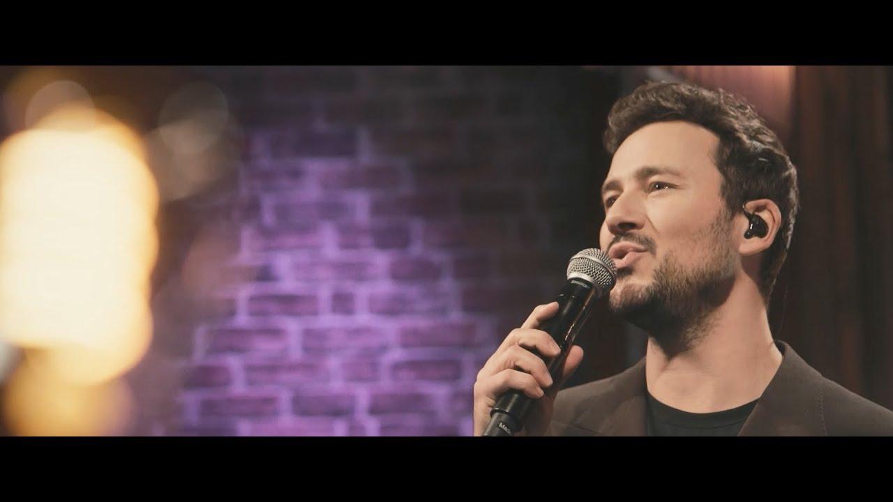 Yannick Bovy - 'I Can't Take My Eyes Off You' | Play that Song: een jaar in muziek