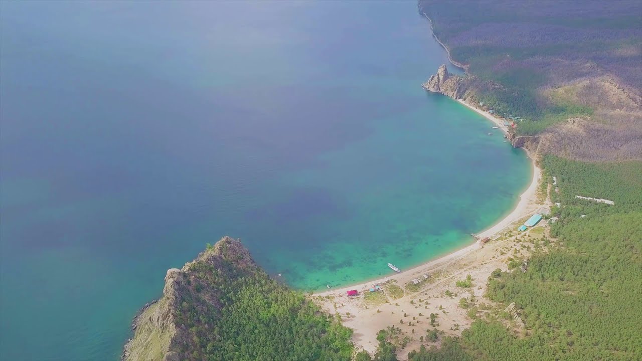 Бесплатное видео с дрона  Бухта Песчаная  Озеро Байкал  Free video from drone  Summer  Lake  Rocks