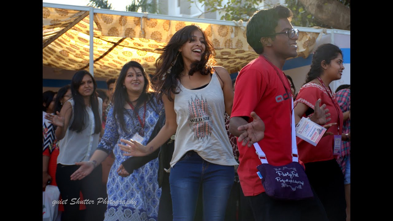 FLASH MOB performed by dental students.
