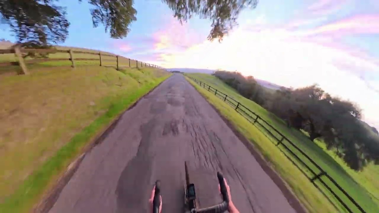 Descending gravel bike 