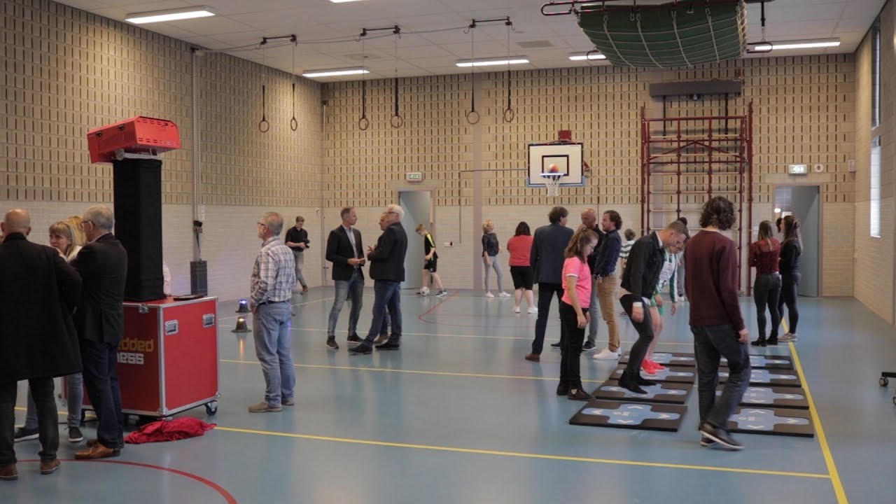 Eerste E-fitzone op Antoon van Dijkschool Helmond geopend door Wethouder Harrie van Dijk
