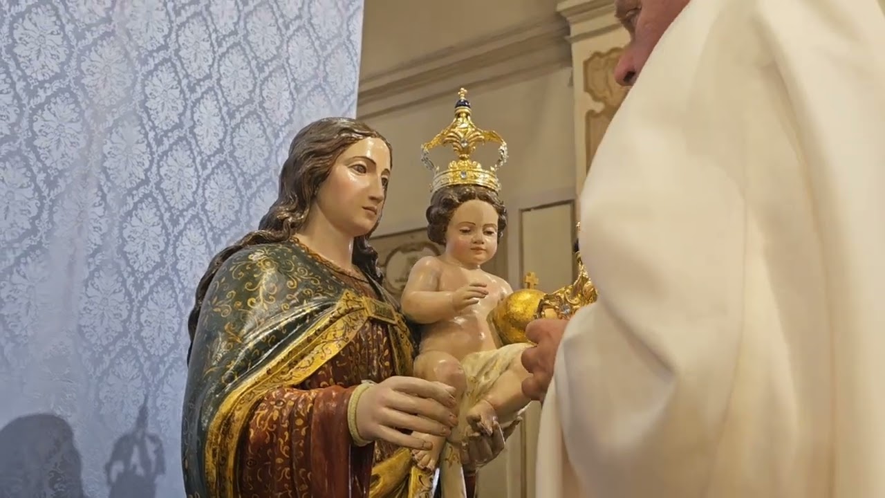 L'incoronazione di Nostra Signora di Bonaria nella Cattedrale di San Pietro a Terralba