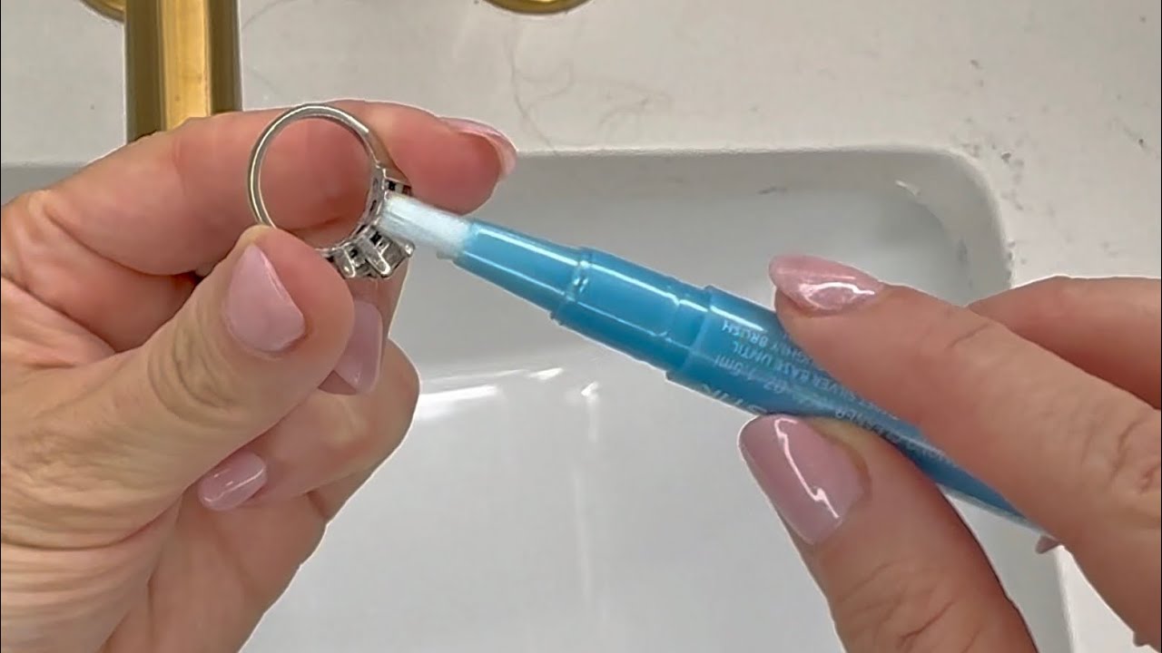 Connoisseurs Diamond Dazzle Stik - Cleaner for Rings and Other Jewelry - Diamonds & Precious Stones