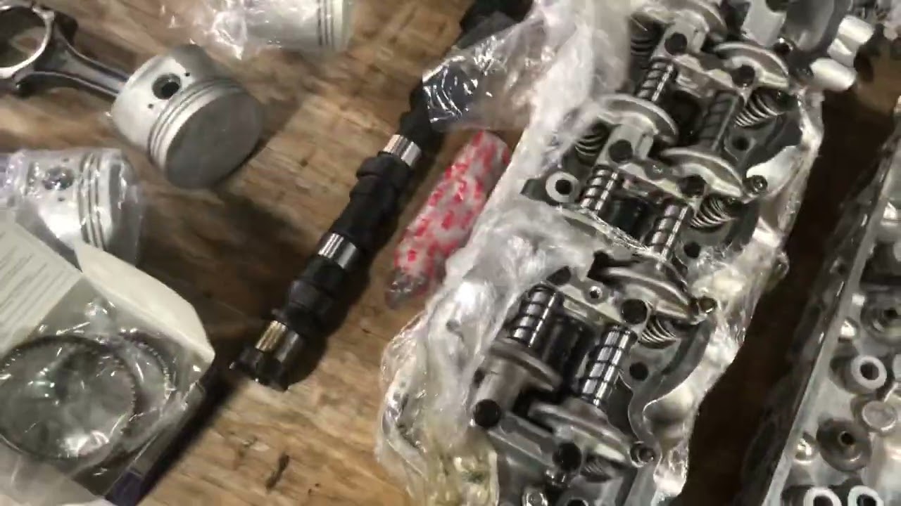 Mitsubishi 4G54 before assembly