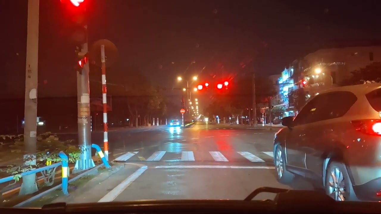 Đường Hùng Vương lúc 22h.