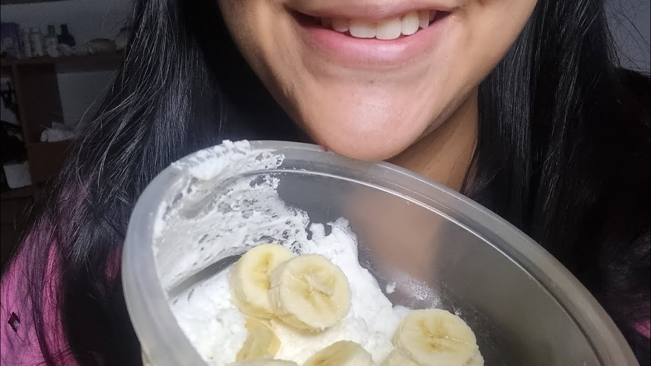 ASMR comiendo banana con crema y sandwich de jamón y queso
