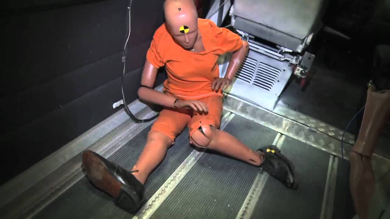 Crash test d'un bus scolaire