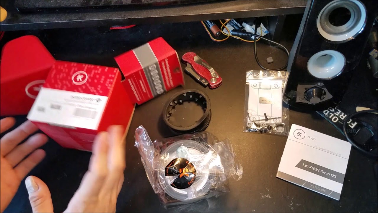 EK XTOP Revo D5 PWM   Plexi incl  sleeved pump Unboxing