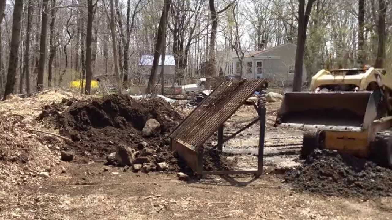 Grizzly bar soil screener working after 2.5