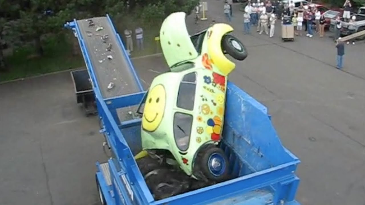 SSI's Shred of the Month: Car - The "Hippie" Bug Shredding (P)