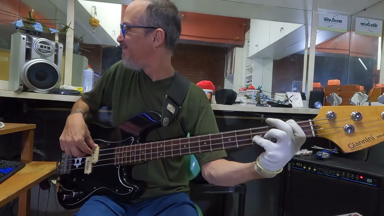 Pelvis Pusher bass COVER (Giannini + Perfect Tone Pickups V62)