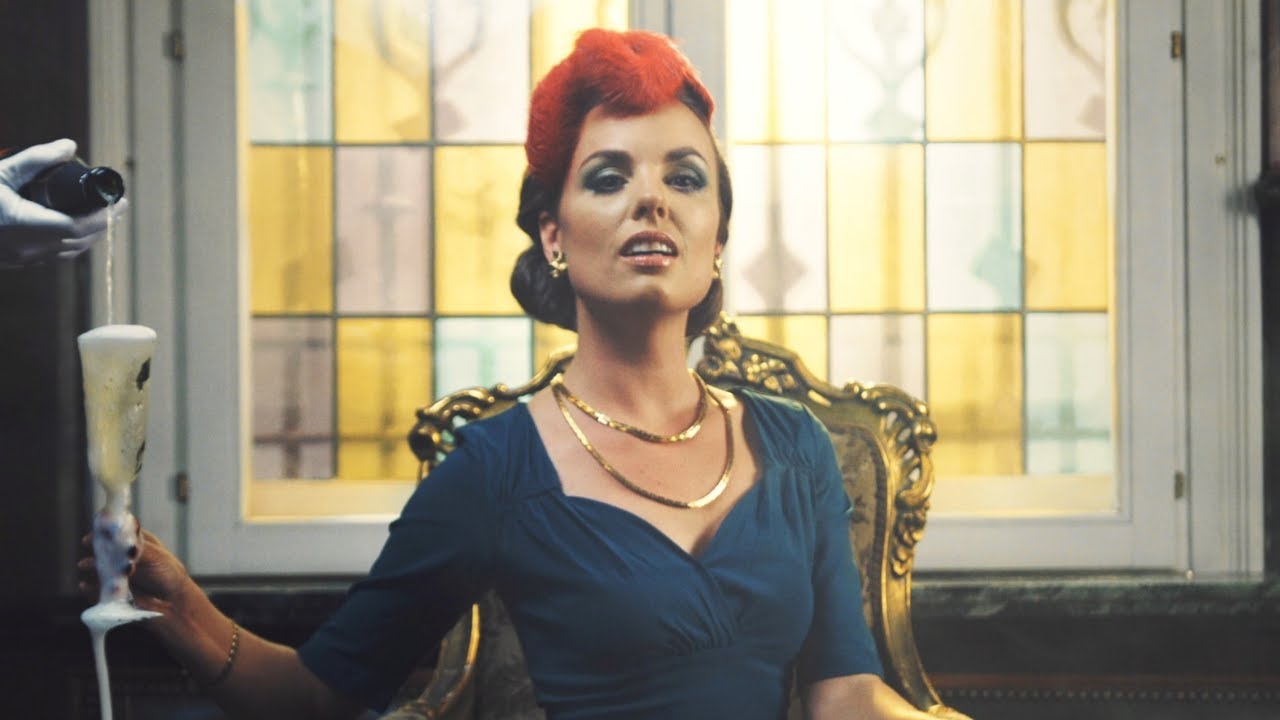 Lucie-Valentine - Veuve Clicquot (Clip officiel)