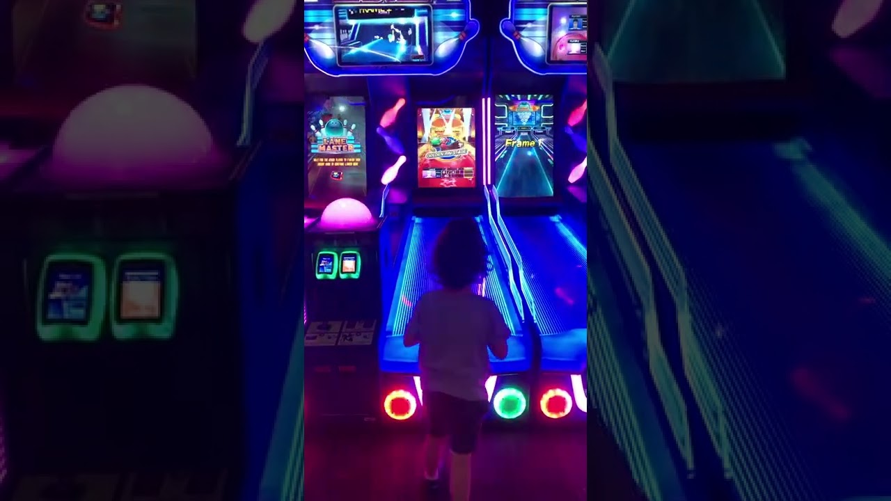 Bowling strike and Perfect spare shooting👏🏻 #daveandbusters