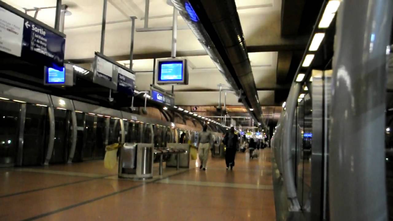 Métro de Paris - Ligne 14 automatique à la Gare de Lyon (Nikon D90)