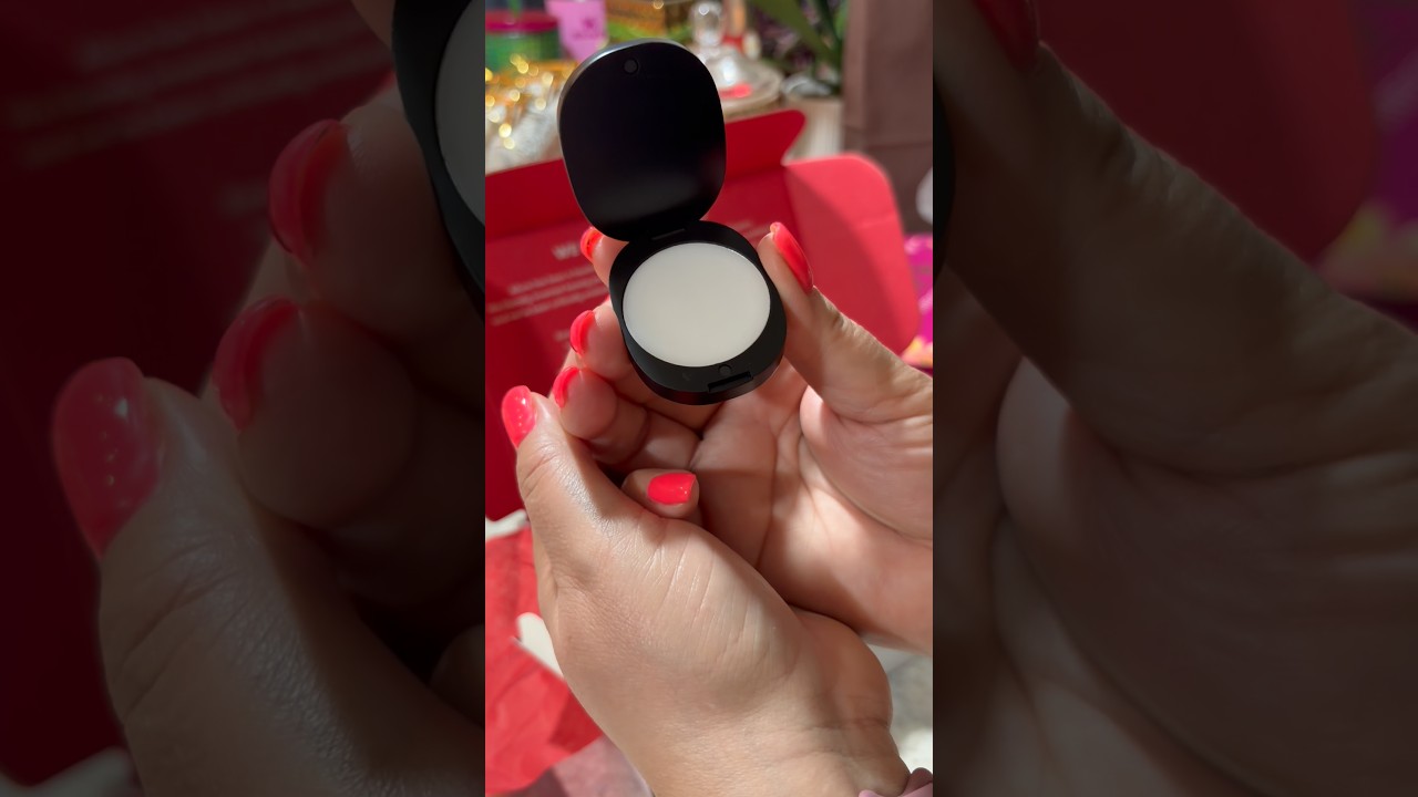 February❤️ &lsquo;26 #allurebeautybox #unboxing #beautybox #makeup #beauty #love #valentinesday #heart